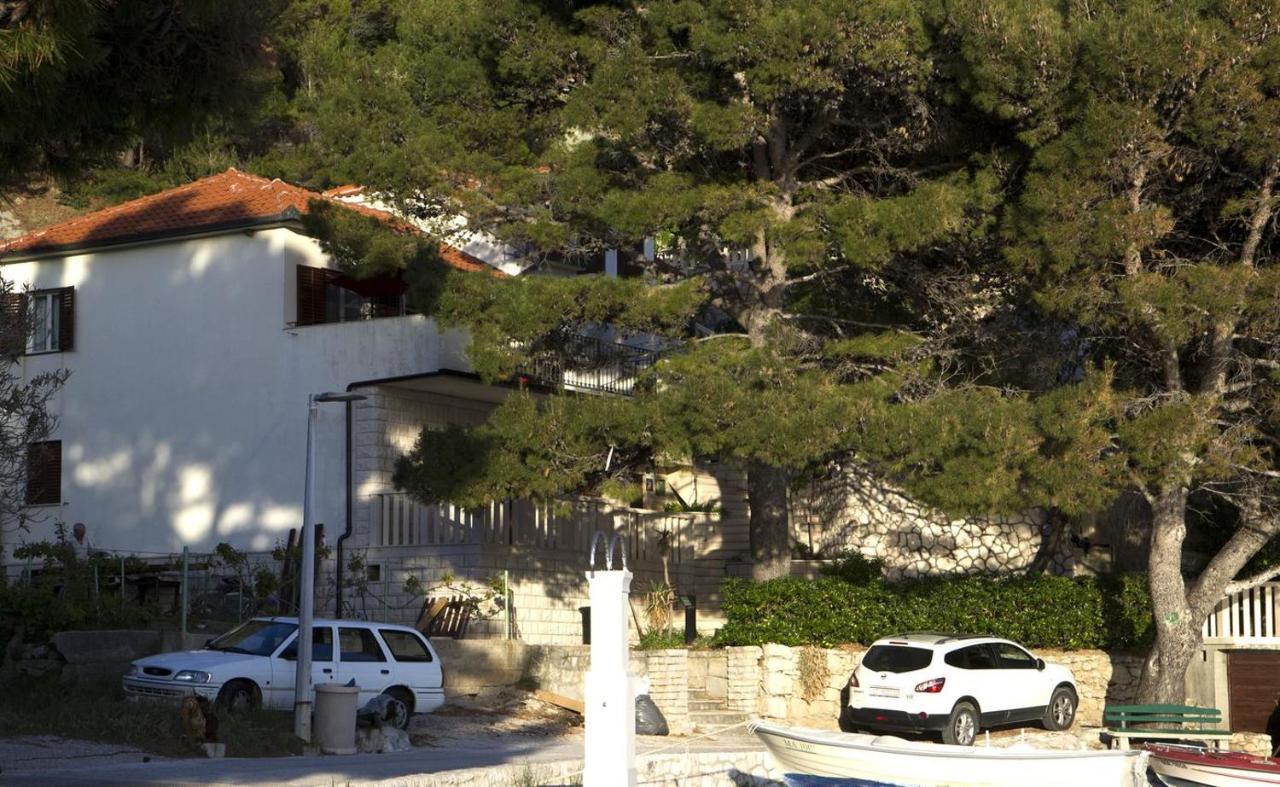 Apartments By The Sea Brela, Makarska - 16065 Екстериор снимка